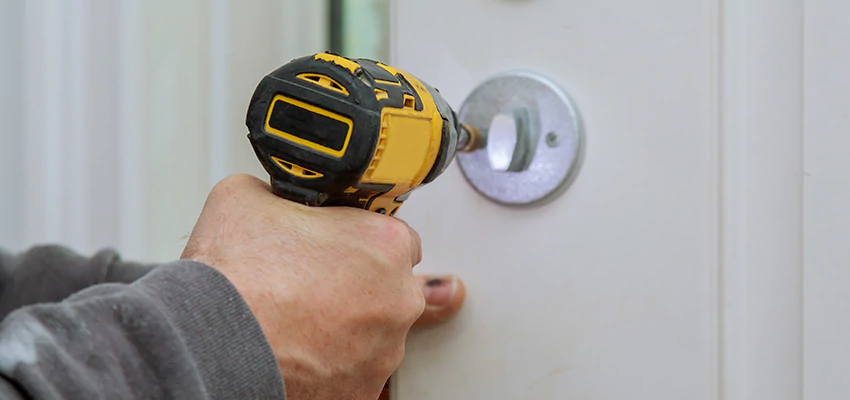 Street Locksmith For Smart Lock Repair in Huntington Beach, CA
